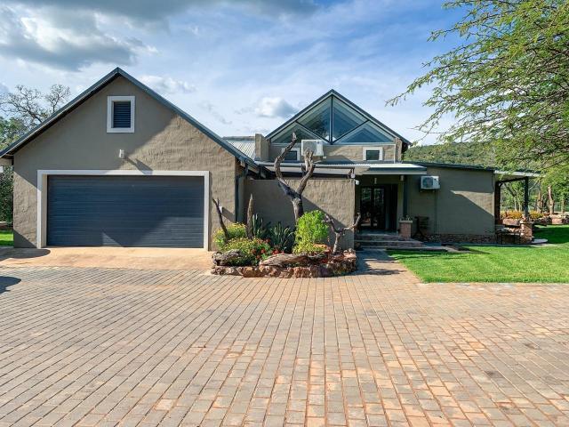 4 Bedroom House For Sale in Bela