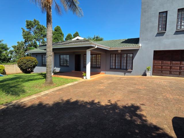 4 Bedroom House For Sale in Bellevue