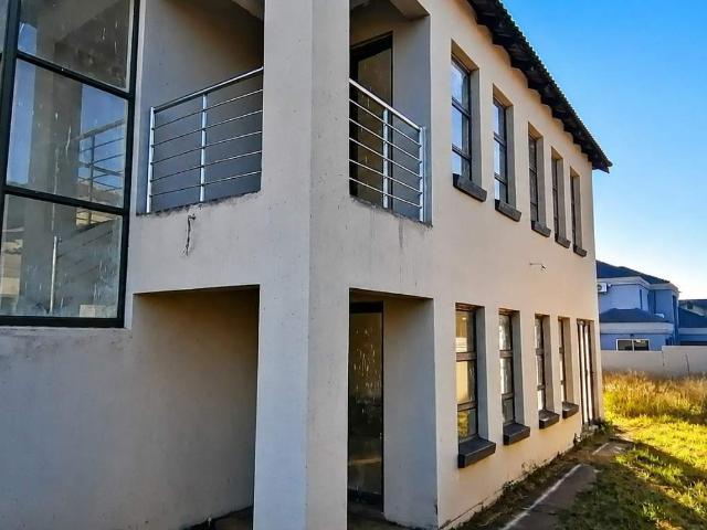 4 Bedroom House For Sale in Bendor