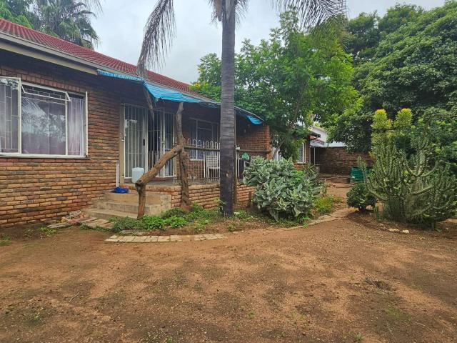 4 Bedroom House For Sale in Bendor