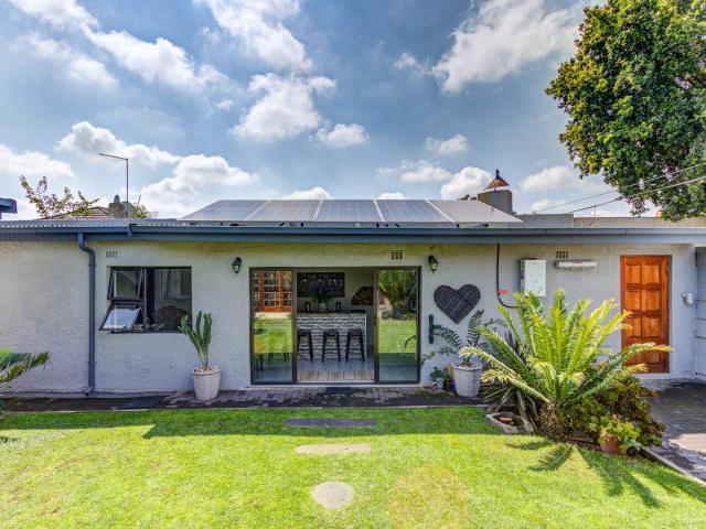 4 Bedroom House For Sale in Benoni Central
