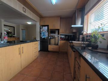 4 Bedroom House For Sale in Bergzicht