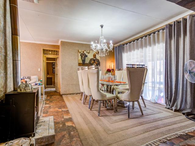4 Bedroom House For Sale in Birchleigh North