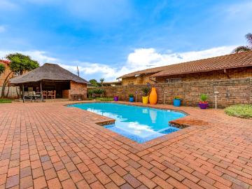 House for sale in Birchleigh North - Storage room