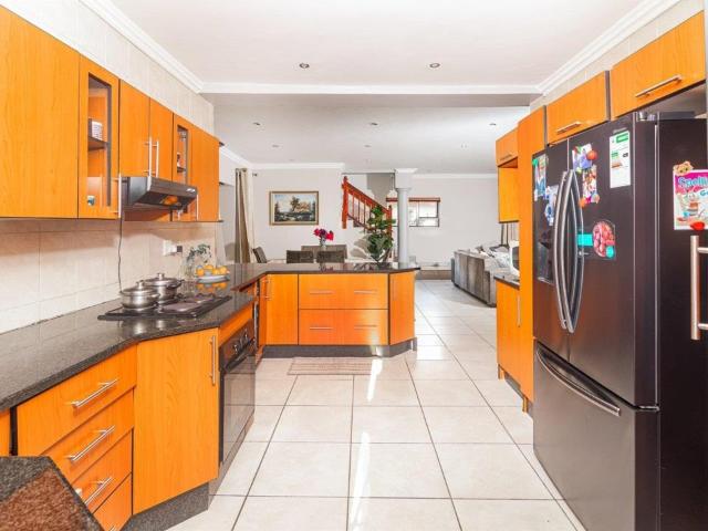 4 Bedroom House For Sale in Birdwood Estate