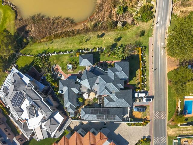 4 Bedroom House For Sale in Blue Valley Golf Estate