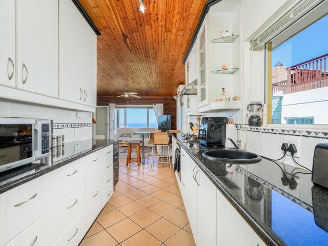 4 Bedroom House For Sale in Blue Horizon Bay