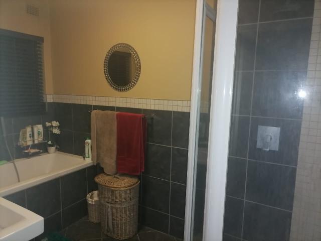 4 Bedroom House For Sale in Bluff