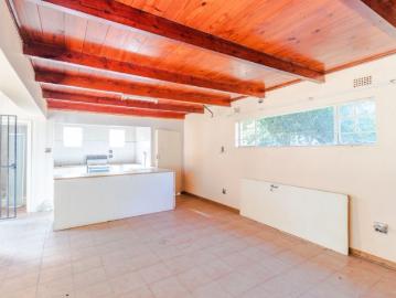 4 Bedroom House For Sale in Blackheath