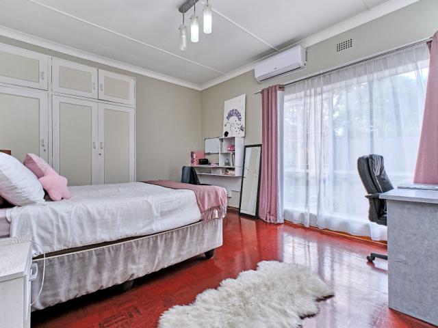 4 Bedroom House For Sale in Blairgowrie