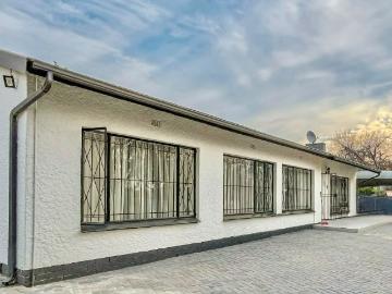 4 Bedroom House For Sale in Blairgowrie