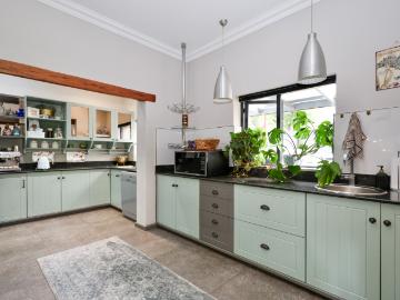 4 Bedroom House For Sale in Blanco