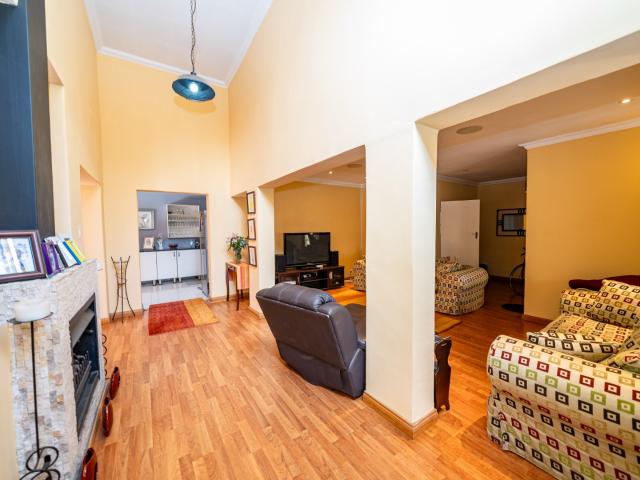 4 Bedroom House For Sale in Bruma