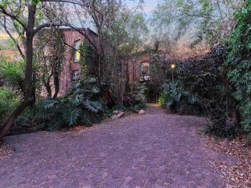 4 Bedroom House For Sale in Bryanston
