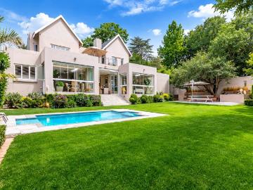 4 Bedroom House For Sale in Bryanston