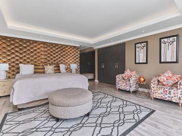 4 Bedroom House For Sale in Bryanston