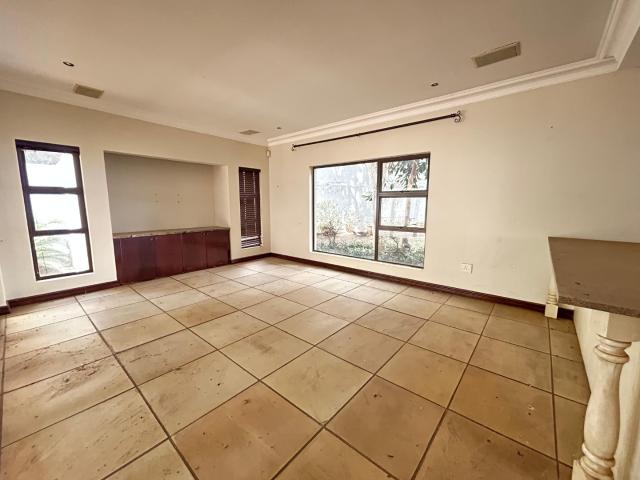 4 Bedroom House For Sale in Bryanston
