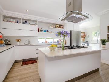 4 Bedroom House For Sale in Bryanston