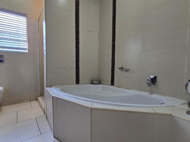 4 Bedroom House For Sale in Brackendowns