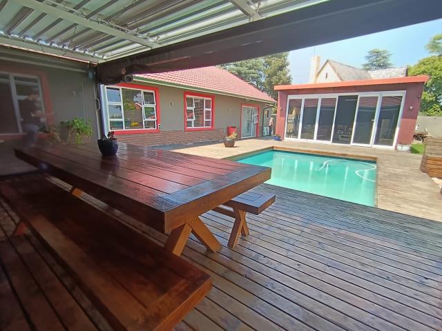 4 Bedroom House For Sale in Brackendowns