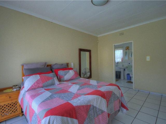 4 Bedroom House For Sale in Brackendowns