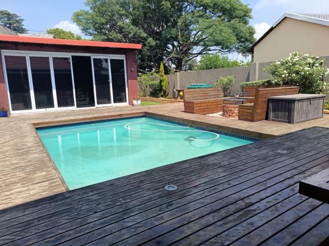 4 Bedroom House For Sale in Brackendowns