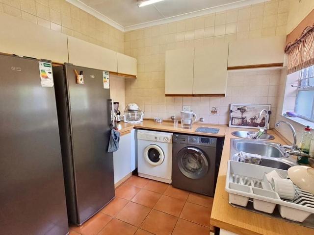 4 Bedroom House For Sale in Brackendowns