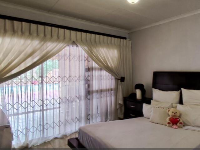 4 Bedroom House For Sale in Brackendowns