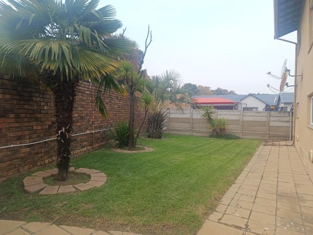4 Bedroom House For Sale in Brackendowns