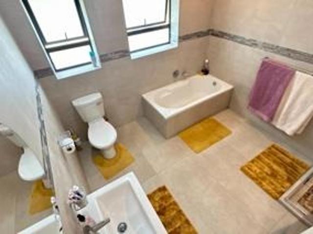 4 Bedroom House For Sale in Brackenhurst