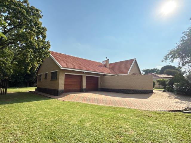 4 Bedroom House For Sale in Brackenhurst
