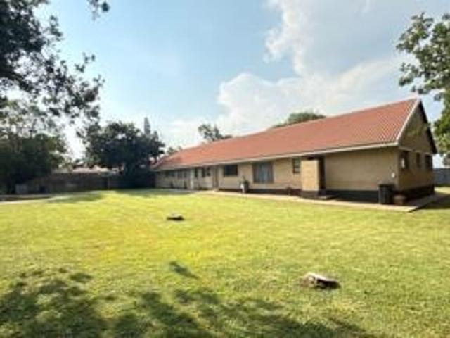 4 Bedroom House For Sale in Brackenhurst