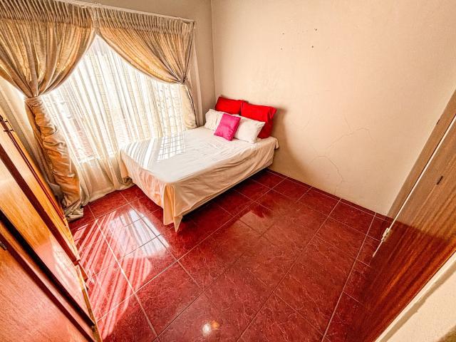 4 Bedroom House For Sale in Brackenhurst