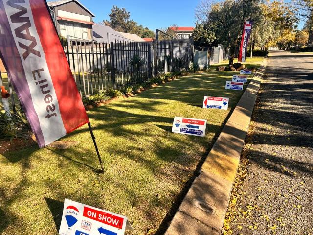 4 Bedroom House For Sale in Brackenhurst