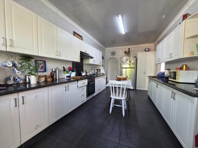 4 Bedroom House For Sale in Brackenhurst