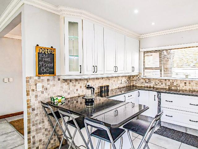 4 Bedroom House For Sale in Brackenhurst