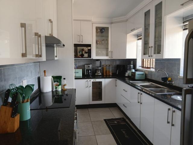 4 Bedroom House For Sale in Brackenhurst
