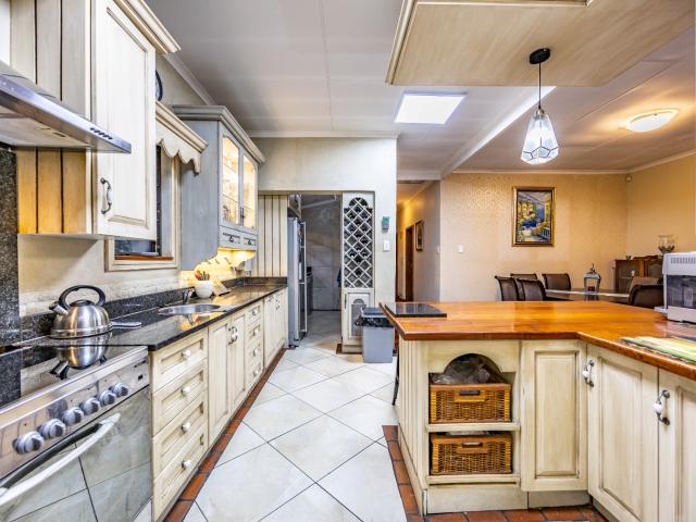 4 Bedroom House For Sale in Brooklyn