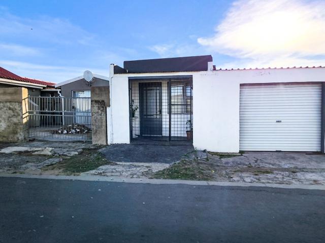 4 Bedroom House For Sale in Buffalo Flats