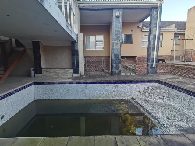 4 Bedroom House For Sale in Buffalo Flats