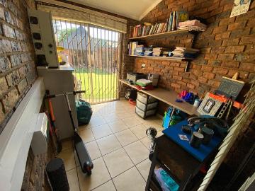 4 Bedroom House For Sale in Golf Park