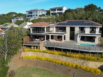 4 Bedroom House For Sale in Gonubie
