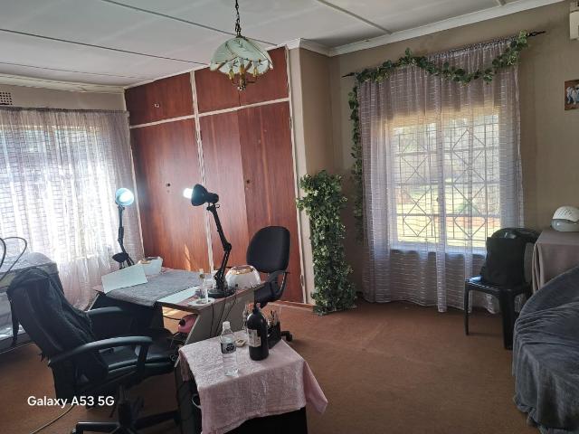 4 Bedroom House For Sale in Geduld