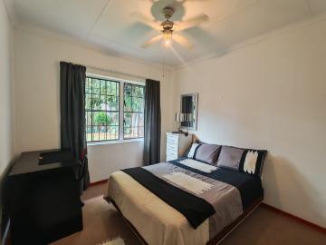 4 Bedroom House For Sale in Geelhoutpark