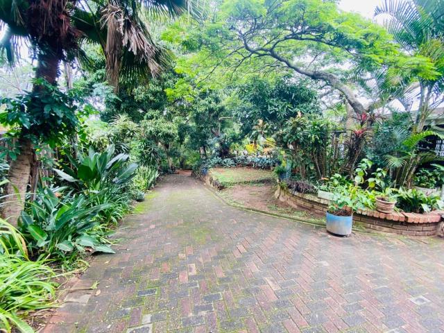 4 Bedroom House For Sale in Glen Hills