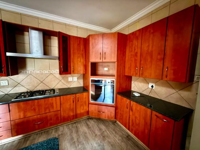 4 Bedroom House For Sale in Glen Marais
