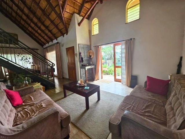 4 Bedroom House For Sale in Glen Marais