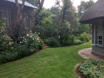 4 Bedroom House For Sale in Glen Marais