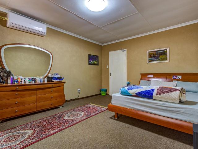 4 Bedroom House For Sale in Glen Marais