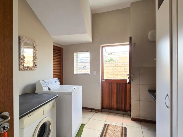 4 Bedroom House For Sale in Glen Navar